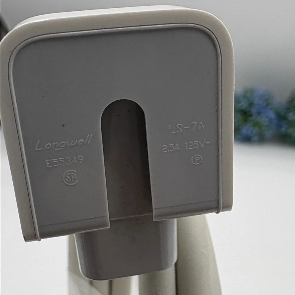 NWT 60W MagSafe power adapter extension cord,Apple